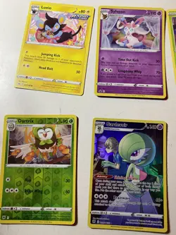 Pokemon TCG 17 Card Bundle job lot free tin 2 x art cards in great condition - Image 4