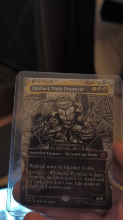 Raphael, ninja destroyer, mtg, tmnt, headliner, gold foil, singnature, near mint - Image 2