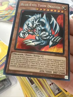 MINT Blue-Eyes Toon Dragon SRL-EN000 Spell Ruler (25th Anniversary Edition) - Image 2