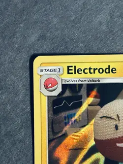 Electrode 39/181 Sm-Team Up Holo Rare Pokemon Card NM - Image 4