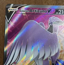 Pokemon Card Galarian Articuno v Full Art NM 169/198 SWSH06: Chilling Reign - Image 3