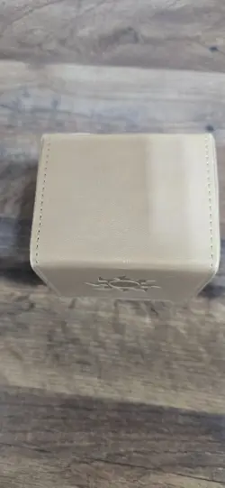 Vtg 2010 ULTRA PRO Magic The Gathering MTG WHITE MANA FLIP BOX MTG Deck Case - Image 2