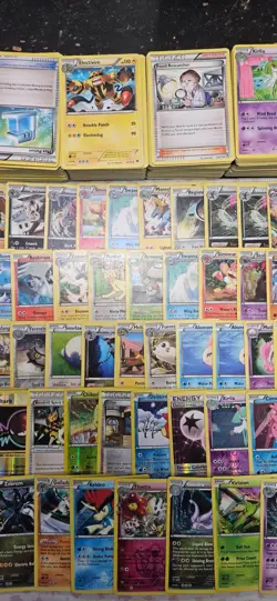 Midvintage pokemon card lot MP/DMG c,un, Rares, Holos 500+ - Image 3