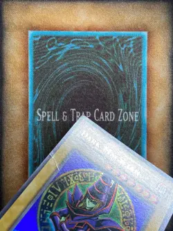 Yugioh Dark Magician LOB-005 Ultra Rare Original Print HP - Image 3