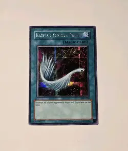 Yugioh Harpie's Feather Duster SDD-003 Prismatic Secret Rare LP - Image 1
