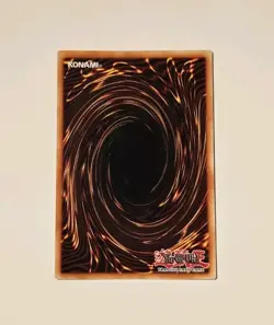 Yugioh Harpie's Feather Duster SDD-003 Prismatic Secret Rare LP - Image 2