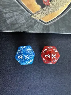 Magic the Gathering 10th Edition Red & Blue Spindown Dice & Player’s Guide Rare - Image 1