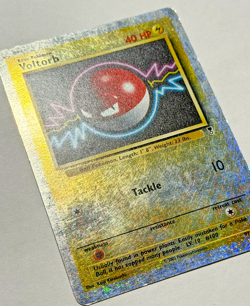 2002 Pokemon Card Game Legendary Collection Voltorb Reverse Holo 97/110 HP - Image 2