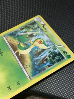 Snivy 1/114 Cosmos Holo Pokemon Card 2011 Black & White LP - Image 2