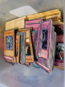 Yu-Gi-Oh! TCG Lot 700+ Common Some Rare and Holos Bulk Varying Condition - Image 1