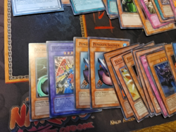 Yu-Gi-Oh! TCG Lot 700+ Common Some Rare and Holos Bulk Varying Condition - Image 2