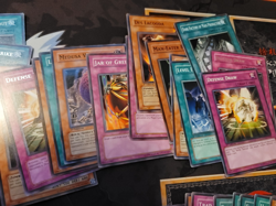 Yu-Gi-Oh! TCG Lot 700+ Common Some Rare and Holos Bulk Varying Condition - Image 4