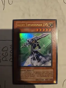 Yu-Gi-Oh Silent Swordsman LV5 FET-EN008 Ultra Rare 1st Edition NM - Image 1