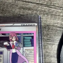 Pokemon TCG Trainer Lacey Prismatic Evolutions Holo Card 175/131 - Image 4