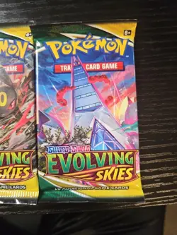 Nintendo Pokemon TCG Sword & Shield Evolving Skies Booster Pack - Image 3