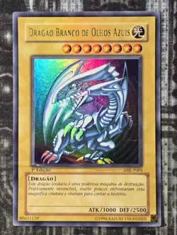 BLUE-EYES WHITE DRAGON - Ultra Rare Damaged 1st Edition DIK-P001 Portuguese - Image 1