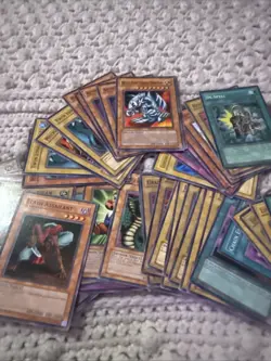 Yu-Gi-Oh Lot of 199 Random Cards - Good Condition - Marked 1996 - Image 2