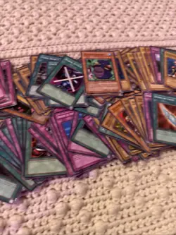 Yu-Gi-Oh Lot of 199 Random Cards - Good Condition - Marked 1996 - Image 4