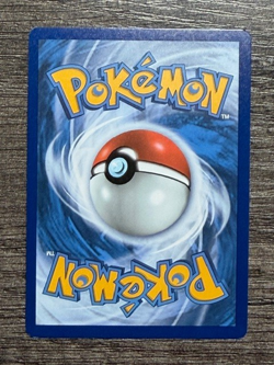 POKEMON FULL ART PIKACHU 005/025 RARE CELEBRATIONS 2021 LP-NM + ARCEUS SLEEVE - Image 4