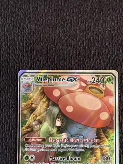 Pokemon Vileplume GX 211/236 Sun & Moon Cosmic Eclipse - Image 2