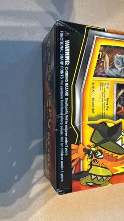 Pokemon TCG Tapu Koko Pin Sammlung Factory Sealed Box !slight Damage! - Image 2