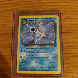 Pokemon - Team Rocket - Dark Blastoise (20/82) – Non-Holo - LP - Inc. Toploader - Image 1
