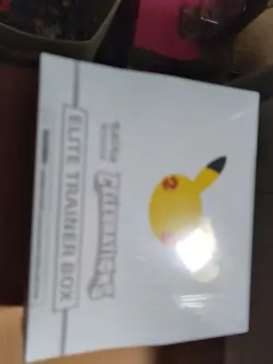 Pokemon TCG: 25th Anniversary Celebrations Elite Trainer Box (2021) 820650809439 - Image 1