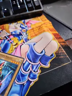 Queen's Knight (C) YGLD-ENC14 King of Games: Yugi's Legendary Decks 1st Edition - Image 2