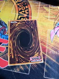 Queen's Knight (C) YGLD-ENC14 King of Games: Yugi's Legendary Decks 1st Edition - Image 3