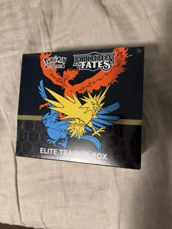 Pokemon TCG: Hidden Fates Trainer Box, 2019 820650804731 - Image 1