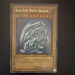 Yu-Gi-Oh! Blue-Eyes White Dragon SDK-001 Holo English Card 1996 ultra rare - Image 4