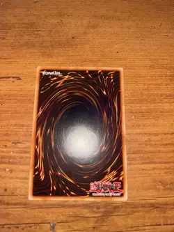 Yu-Gi-Oh! TCG Blue-Eyes White Dragon Ultimate Rare 1st Edition YSKR-EN001 - Image 2