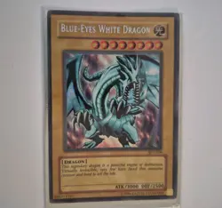 BLUE EYES WHITE DRAGON *** ULTRA RARE ORIGINAL (MP) YUGIOH! Yu-Gi-Oh! Card - Image 1
