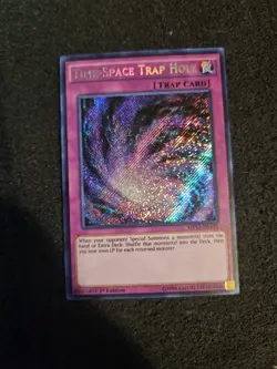 MP15-EN119 Time-Space Trap Hole Secret Rare 1st Edition NM Yugioh - Image 1
