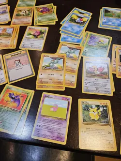 150 1999 Base Set Pokemon Cards Lot Non Holos - Image 3