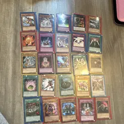 Konami Yu-Gi-Oh! 25 Card Lot Blue-Eyes White Dragon Red-Eyes B. Dragon - Image 1