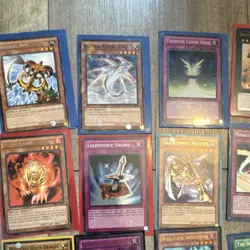 Konami Yu-Gi-Oh! 25 Card Lot Blue-Eyes White Dragon Red-Eyes B. Dragon - Image 2