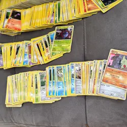 Tons of Pokemon TCG Trading Cards Collection Old 1999-2011 - Image 3