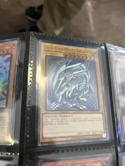 Blue-Eyes White Dragon Ultimate Rare OP28-EN001 Yugioh - Image 1