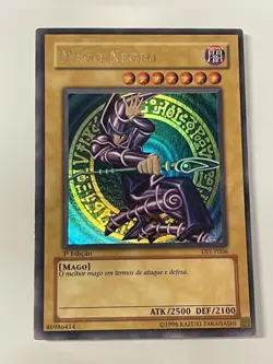 Yugioh Mago Negro Dark Magician Portuguese 1st Ed LP DIY-P006 Ultra - Image 1