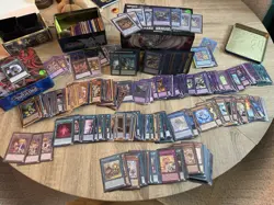 🔥HUGE YUGIOH LOT 1000+ CARD LOT STAPLES HOLO NON HOLO RARES + DECK CORES - Image 1