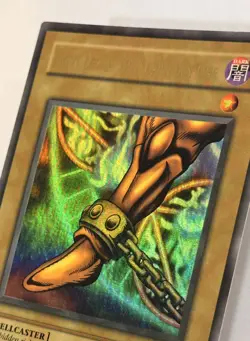 Yu-Gi-Oh! Right Leg of the Forbidden One LOB-120 Wavy Ultra OG Unlimited LP - Image 1