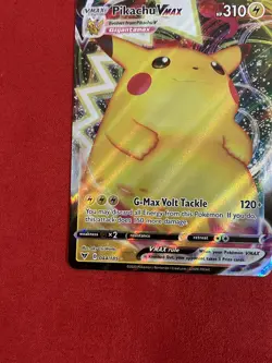 Pokemon TCG - Pikachu VMAX 044/185 Ultra Rare Vivid Voltage - Great Condition! - Image 4