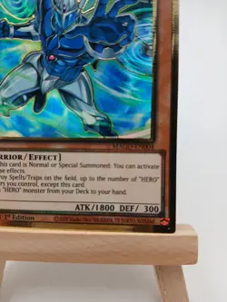 Elemental HERO Stratos MAGO-EN004 Gold Rare 1st Edition Holo LP Yu-Gi-Oh! Card - Image 4