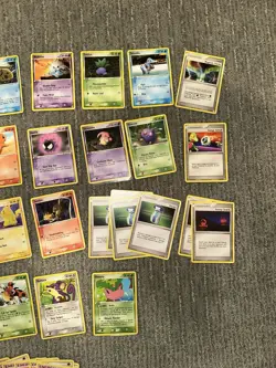 2004 Vintage Pokemon Card Lot of 58 Latias & Latios, Hidden Legends, Leaf LP-HP - Image 4
