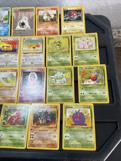 (30) Pokemon Card ALL VTG Lot Cards 1999 Base Set 2 Charmander Bulbasaur - Image 4