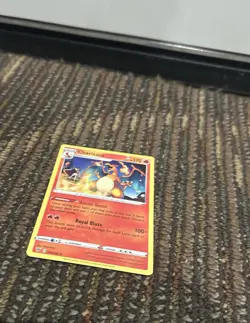 Charizard 025/185 Swsh04: Vivid Voltage Regular | Pokemon Card - Image 4