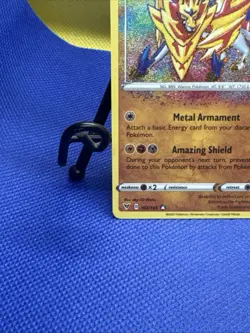 2020 Pokemon TCG Zamazenta 102/185 Amazing Rare Vivid Voltage Holo - Image 4