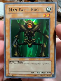 Yu-Gi-Oh! TCG Man-Eater Bug LOB-108 Super Rare Unlimited Near Mint - Image 1