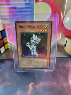 Silent Magician Lv4 NTR-EN001 Yu-Gi-Oh TCG Nightmare Of Troubadour Super Rare NM - Image 1